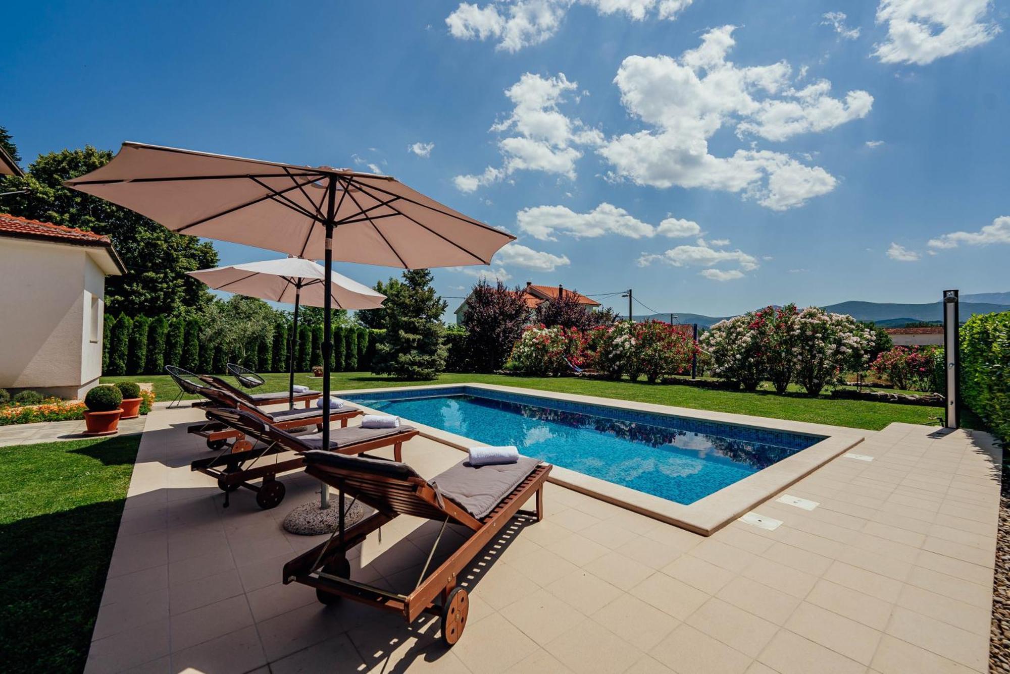 Villa Latica Donji Proložac Exteriör bild