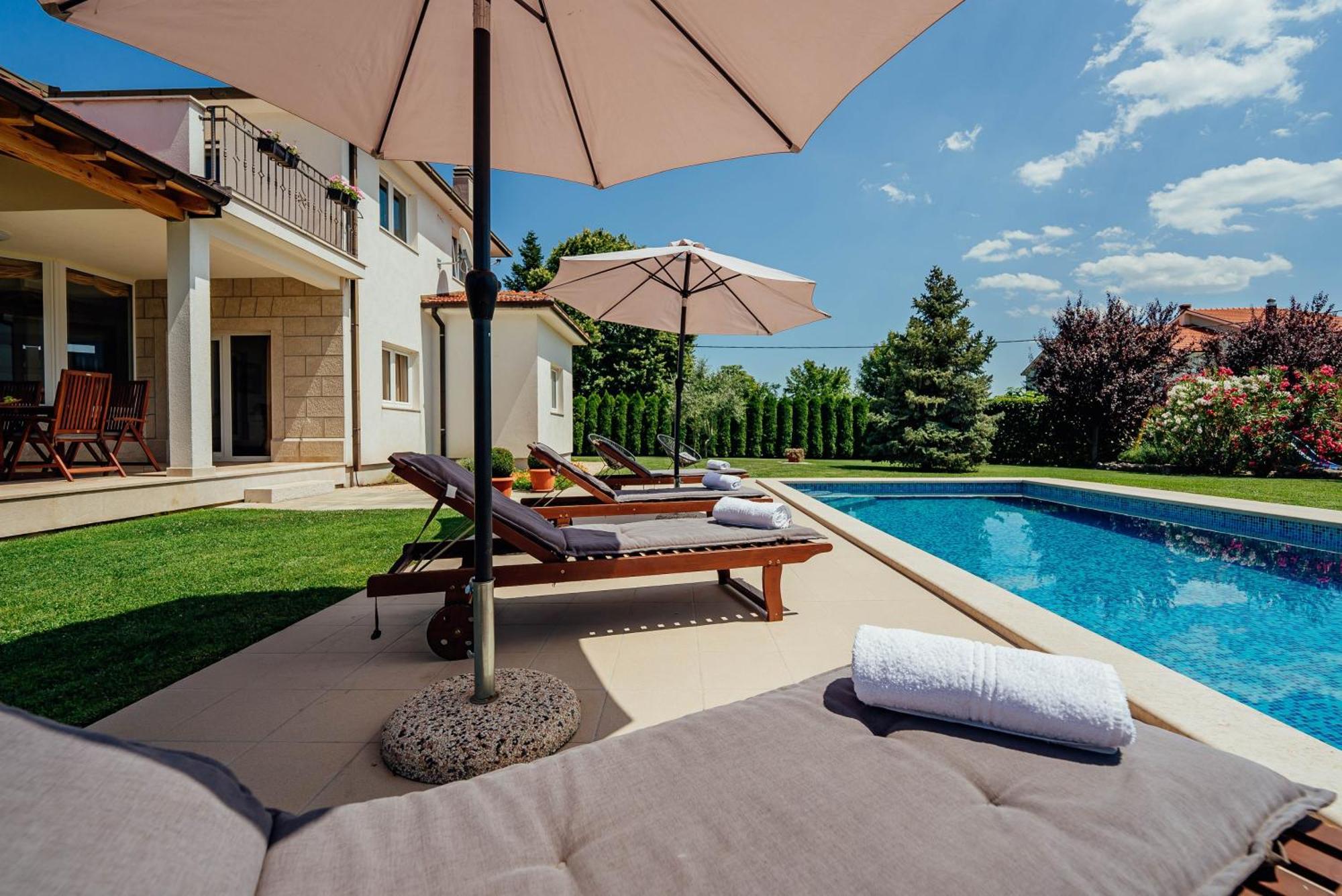 Villa Latica Donji Proložac Exteriör bild