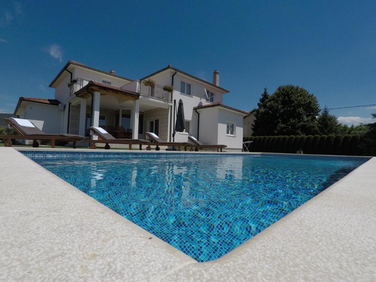 Villa Latica Donji Proložac Exteriör bild